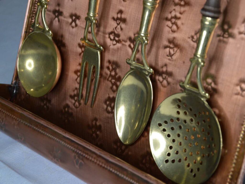 Медная посуда в интерьере