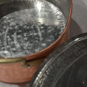 Медная овальная жаровня с рисунком